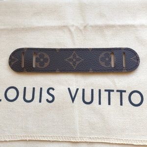 🌸🌸AUTHENTIC 🌸🌸 Louis Vuitton Monogram  non slip strap Pad